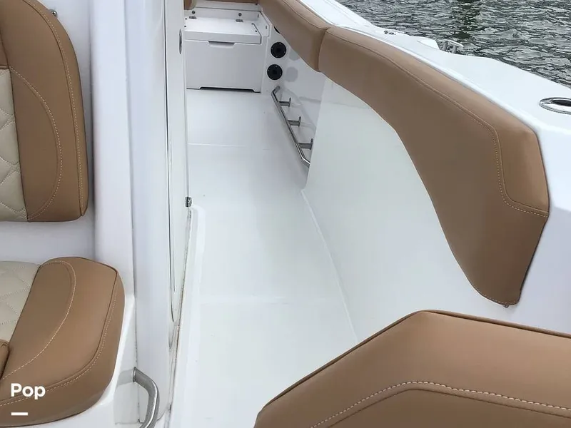 Slide: The Image of NauticStar 242 OSL 2025 - 16783230