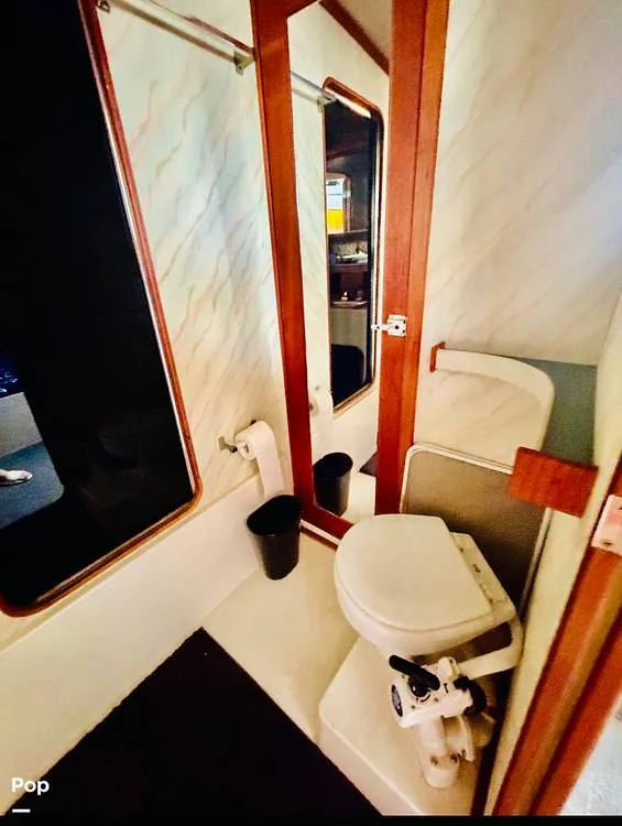 Slide: The Image of Bayliner 3888 FlyBridge Double Cabin Diesel 1989 - 16641011