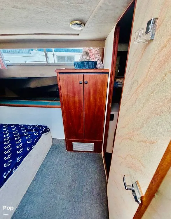 Slide: The Image of Bayliner 3888 FlyBridge Double Cabin Diesel 1989 - 16641010
