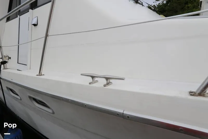 Slide: The Image of Bayliner 4788 Motoryacht 1995 - 16445793