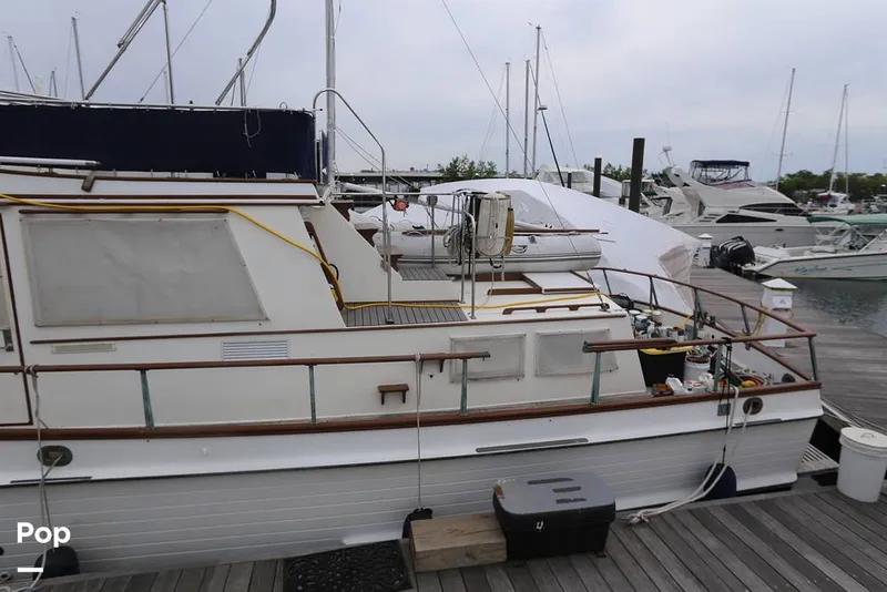 Slide: The Image of Bayliner 4788 Motoryacht 1995 - 16445810