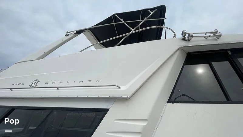 Slide: The Image of Bayliner 4788 Motoryacht 1995 - 16441529