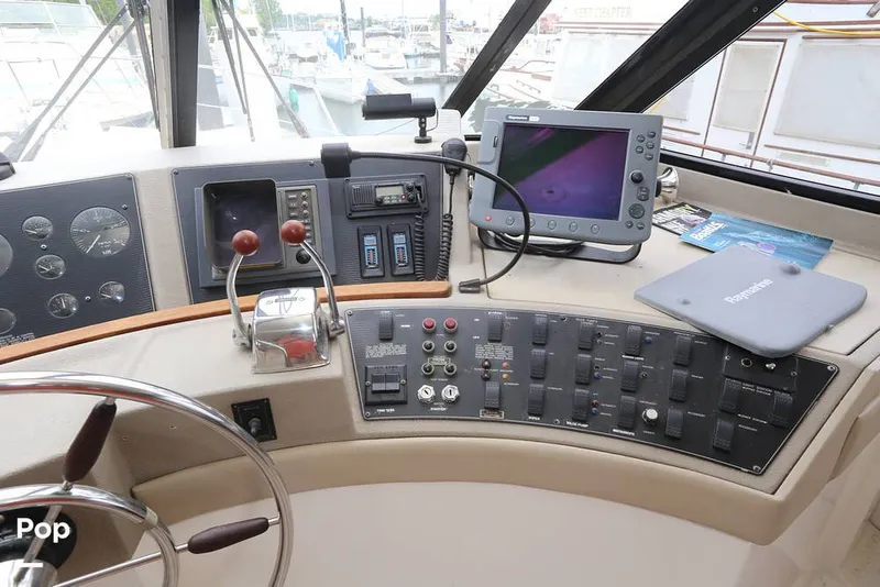 Slide: The Image of Bayliner 4788 Motoryacht 1995 - 16441596