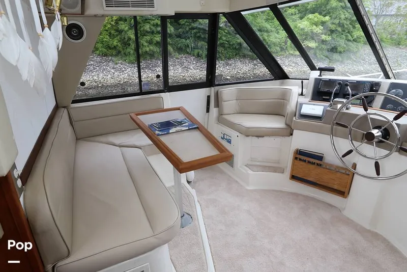 Slide: The Image of Bayliner 4788 Motoryacht 1995 - 16441599