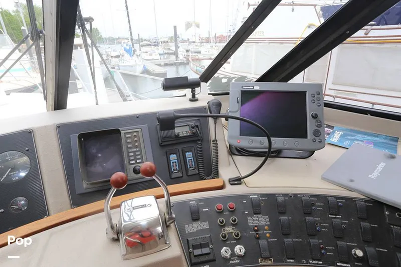 Slide: The Image of Bayliner 4788 Motoryacht 1995 - 16441604