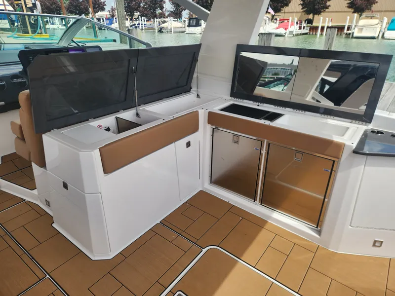 Slide: The Image of Aviara AV40 2024 - 14