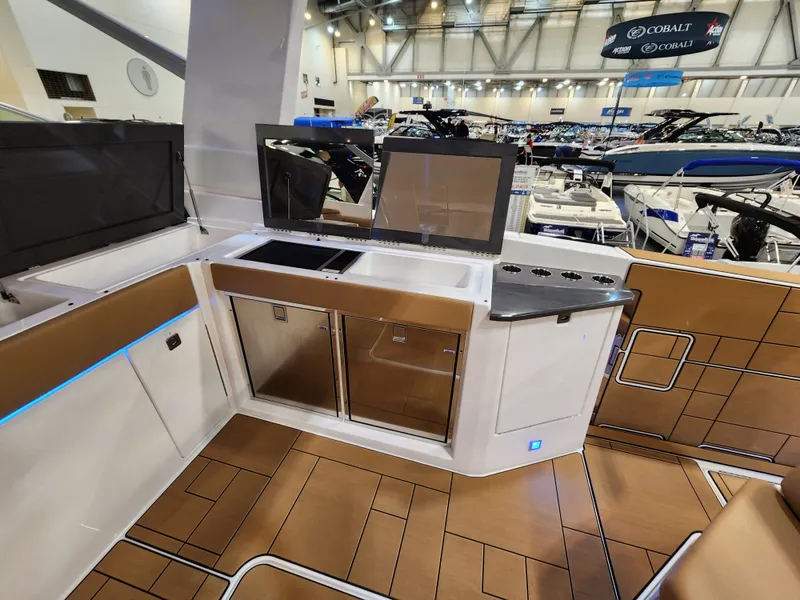 Slide: The Image of Aviara AV40 2024 - 16