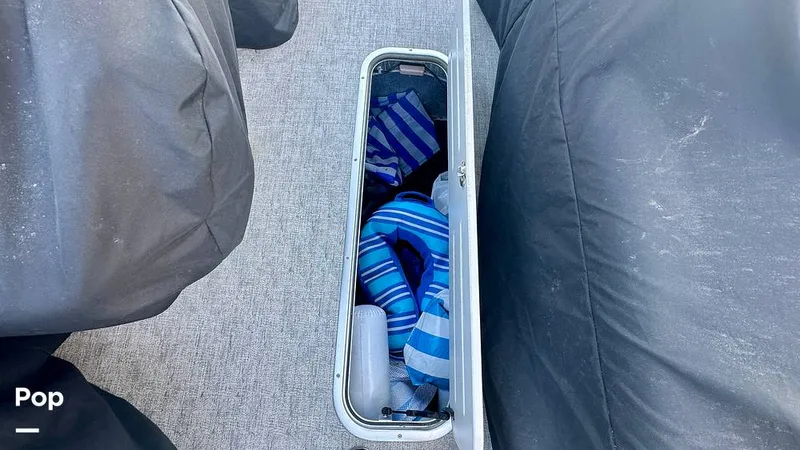 Slide: The Image of Ski Locker - 16425120