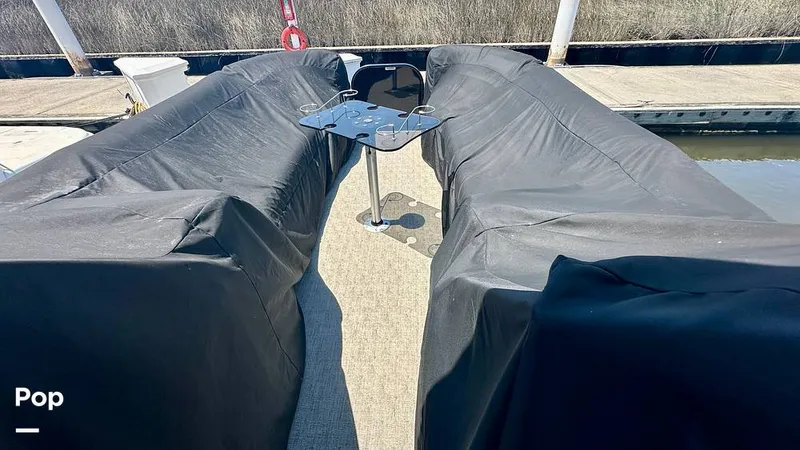 Slide: The Image of Cockpit Table - 16425121