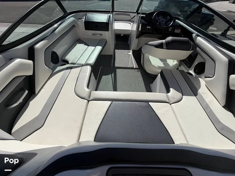 Slide: The Image of Peace of mind: Ask for a complimentary BoatHistoryReport report ($39.99 value) - I1