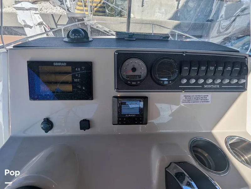 Slide: The Image of Boston Whaler 21 Montauk 2024 - 16392779