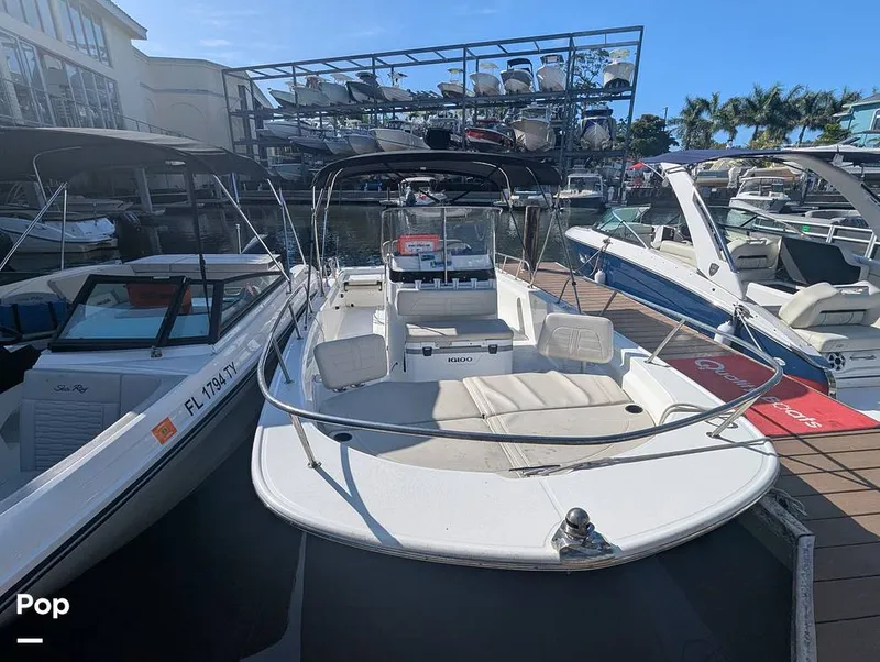 Slide: The Image of Boston Whaler 21 Montauk 2024 - 16392764