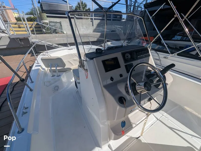 Slide: The Image of Boston Whaler 21 Montauk 2024 - 16392784