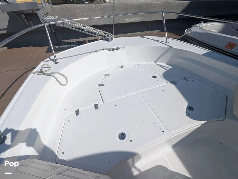Slide: The Image of Boston Whaler 21 Montauk 2024 - 16392789