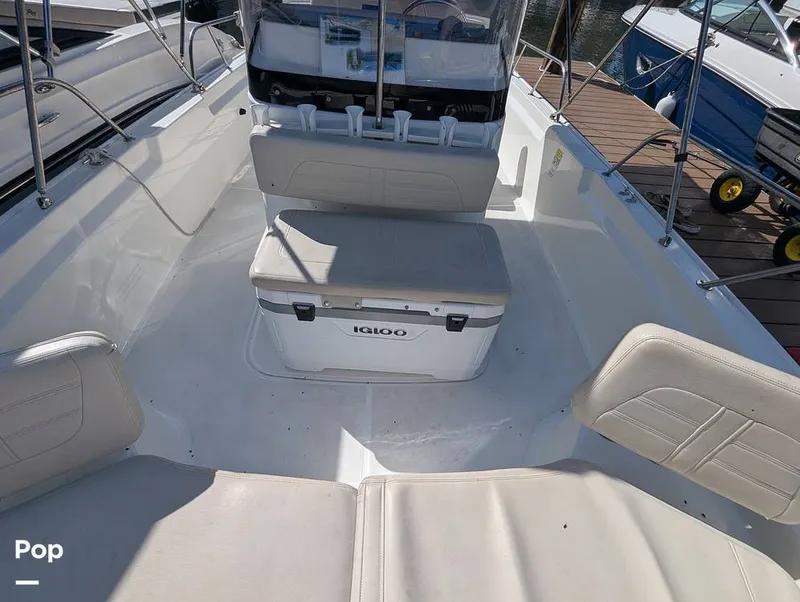 Slide: The Image of Boston Whaler 21 Montauk 2024 - 16392795