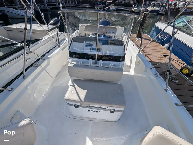 Slide: The Image of Boston Whaler 21 Montauk 2024 - 16392796