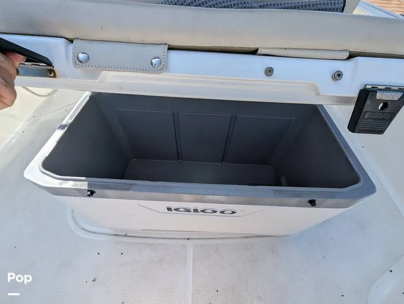 Slide: The Image of Boston Whaler 21 Montauk 2024 - 16392797