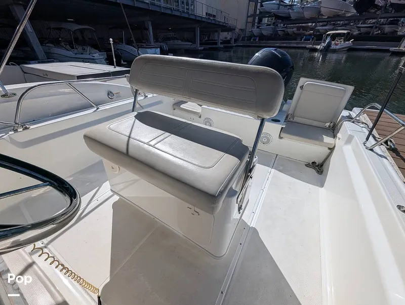 Slide: The Image of Boston Whaler 21 Montauk 2024 - 16392799