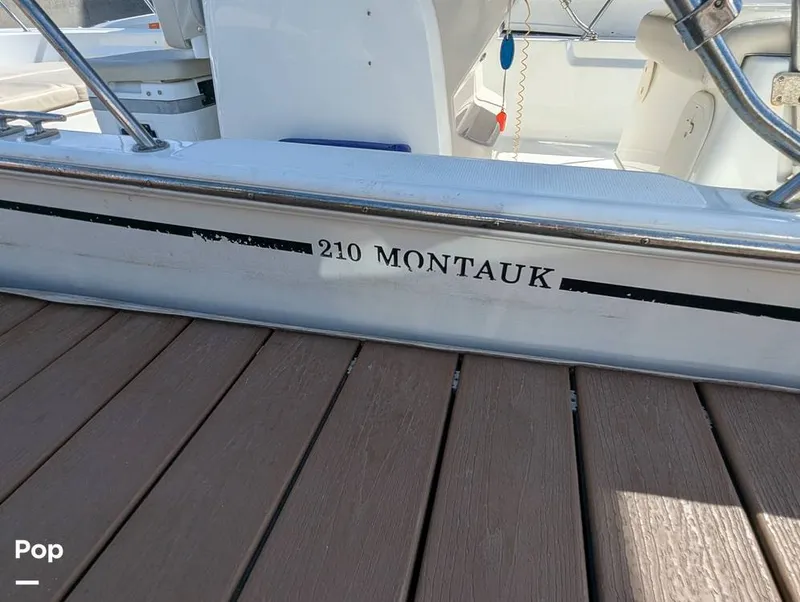 Slide: The Image of Boston Whaler 21 Montauk 2024 - 16392824