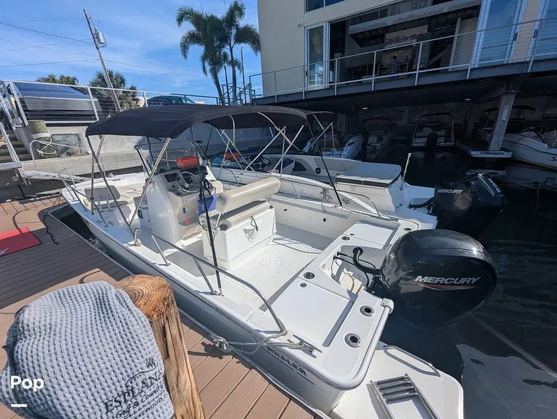 Slide: The Image of Boston Whaler 21 Montauk 2024 - 16392766