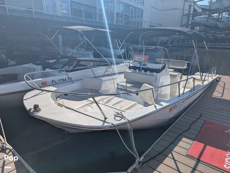 Slide: The Image of Boston Whaler 21 Montauk 2024 - 16392763