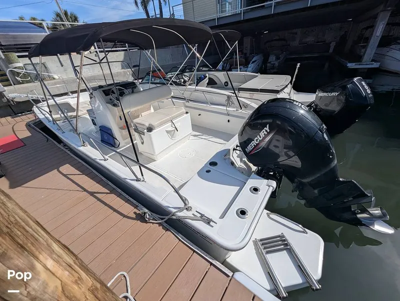 Slide: The Image of Boston Whaler 21 Montauk 2024 - 16392827