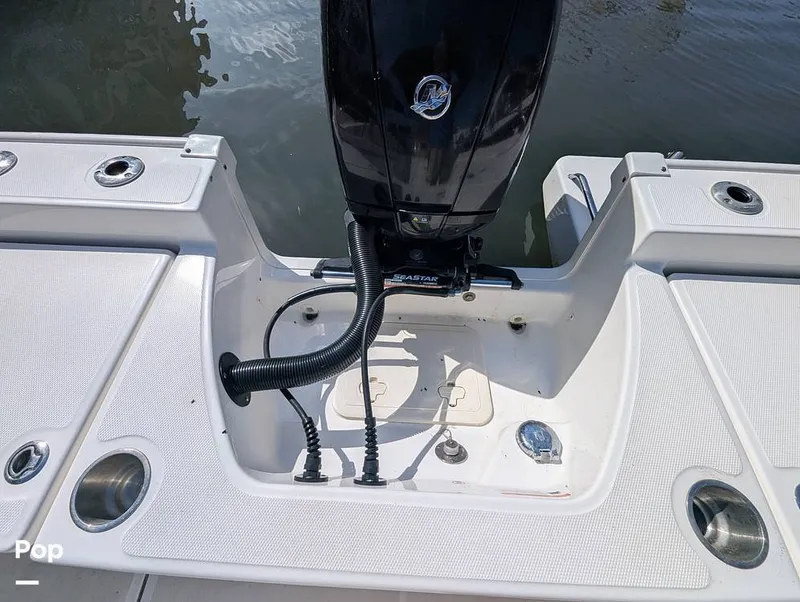 Slide: The Image of Boston Whaler 21 Montauk 2024 - 16392886