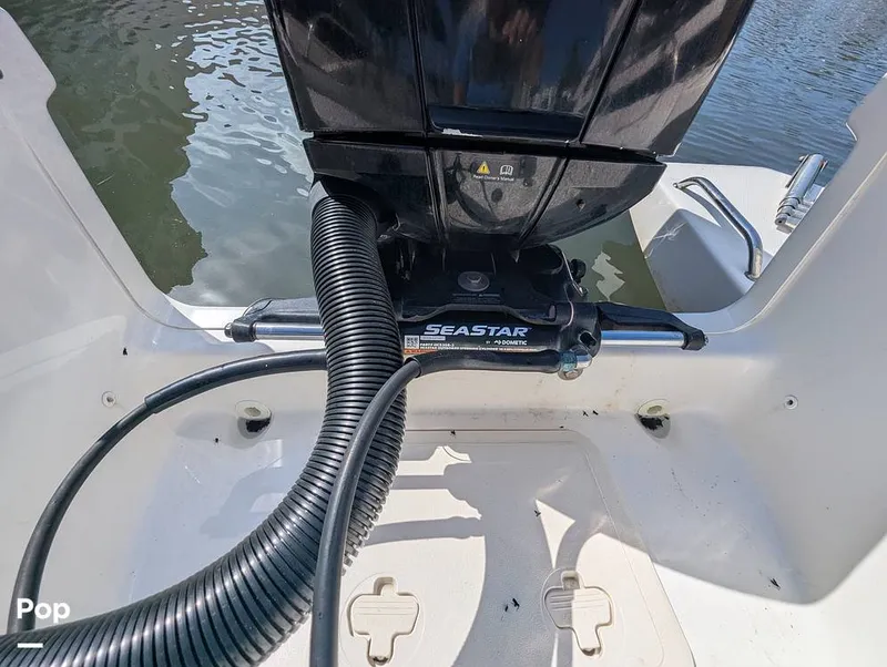 Slide: The Image of Boston Whaler 21 Montauk 2024 - 16392889