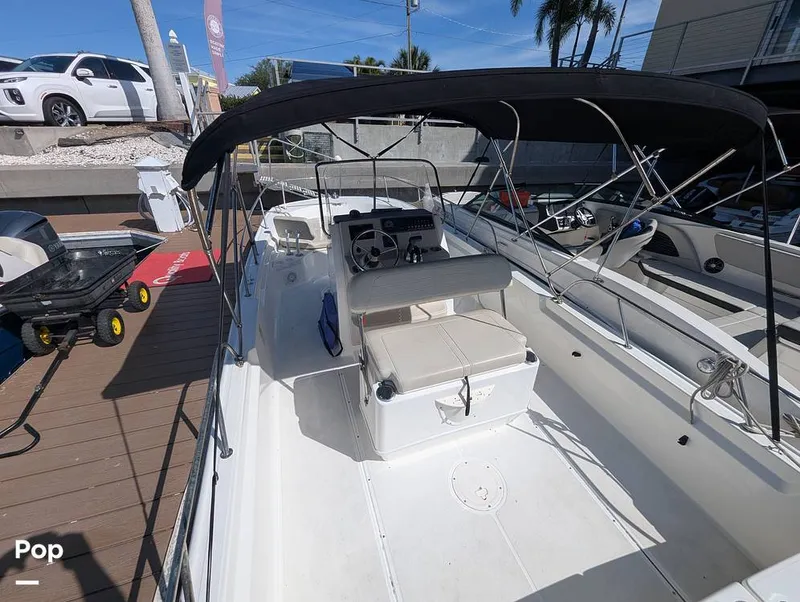 Slide: The Image of Boston Whaler 21 Montauk 2024 - 16392890