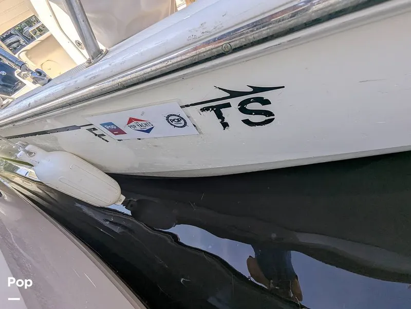 Slide: The Image of Boston Whaler 21 Montauk 2024 - 16392891