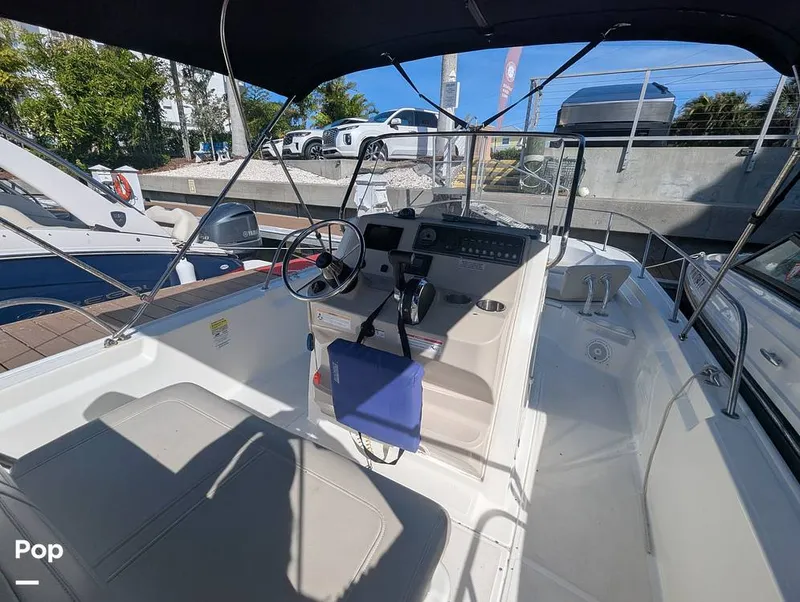 Slide: The Image of Boston Whaler 21 Montauk 2024 - 16392771