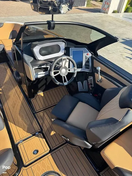 Slide: The Image of Mastercraft XT24 2023 - 16391166