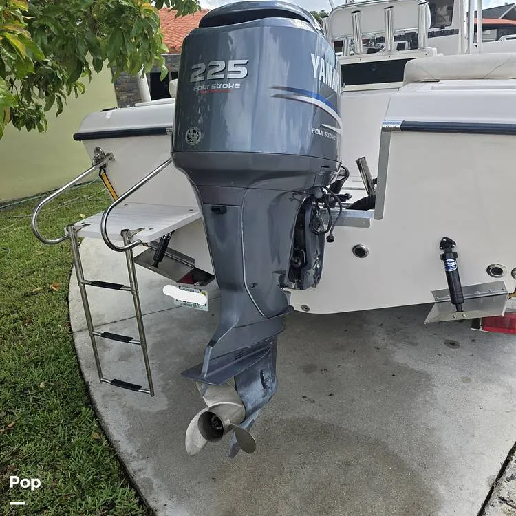 Slide: The Image of Grady-White Fisherman 222 2003 - 16406034