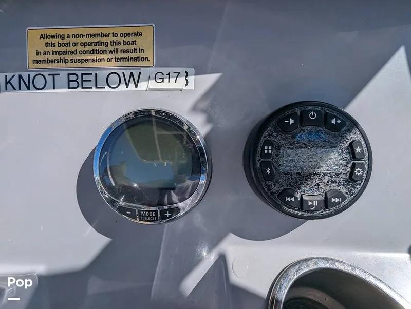 Slide: The Image of Bayliner Trophy 22 CC 2023 - 16402632