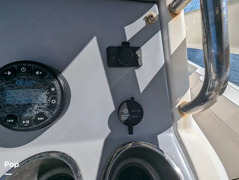 Slide: The Image of Bayliner Trophy 22 CC 2023 - 16402633