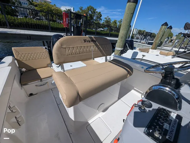 Slide: The Image of Bayliner Trophy 22 CC 2023 - 16402636