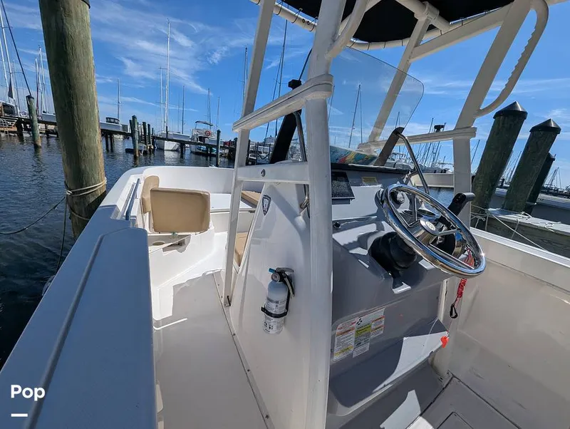 Slide: The Image of Bayliner Trophy 22 CC 2023 - 16402657
