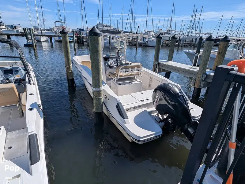 Slide: The Image of Bayliner Trophy 22 CC 2023 - 16402615