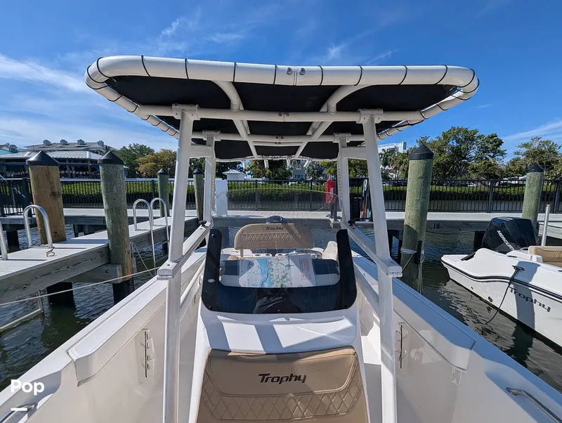 Slide: The Image of Bayliner Trophy 22 CC 2023 - 16402895
