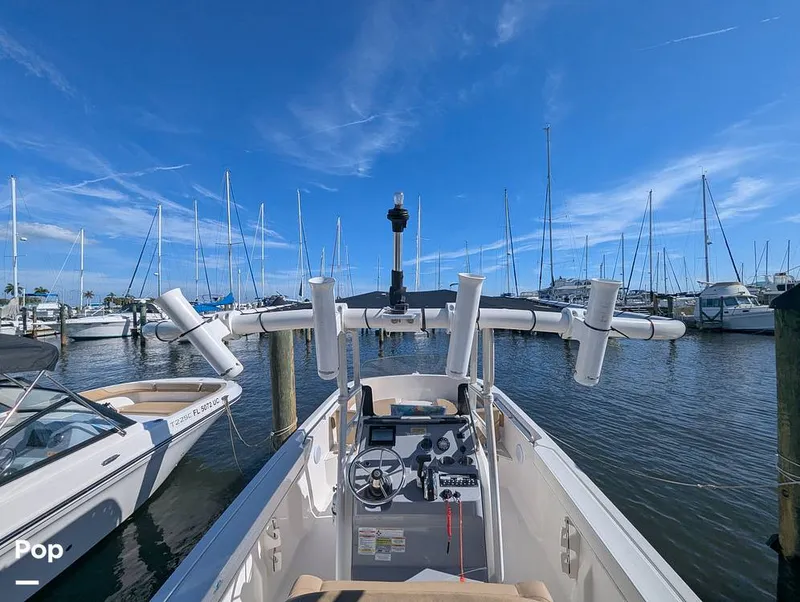 Slide: The Image of Bayliner Trophy 22 CC 2023 - 16402898