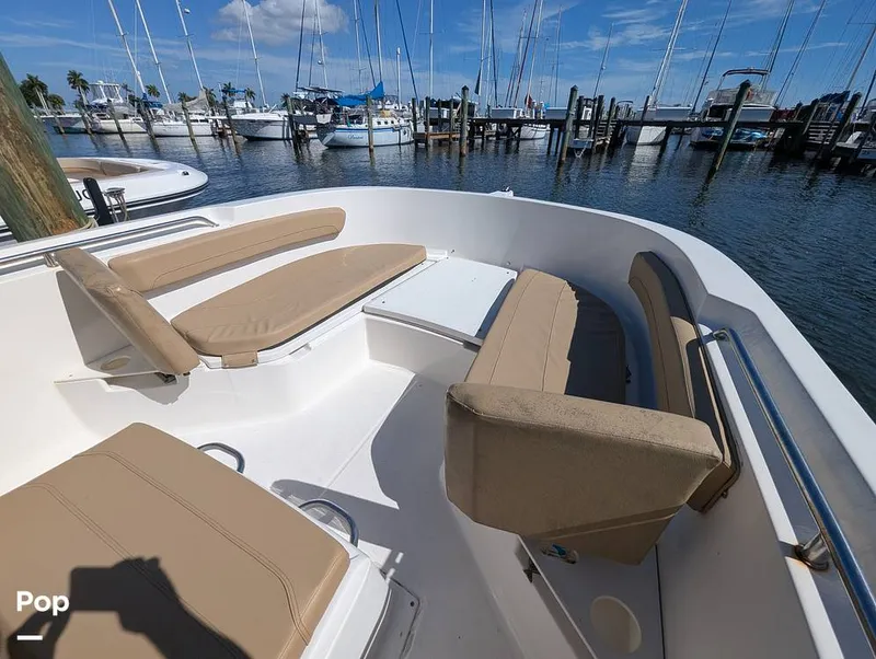 Slide: The Image of Bayliner Trophy 22 CC 2023 - 16402622