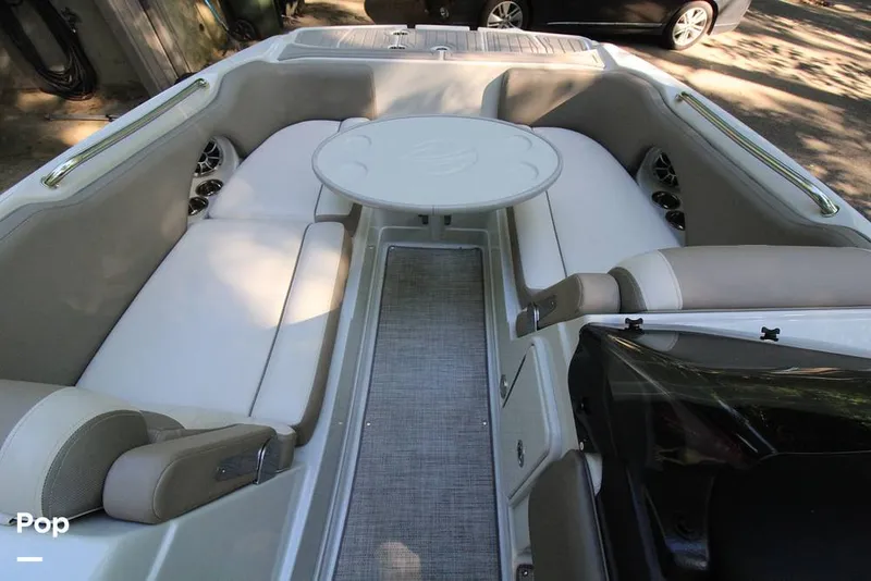 Slide: The Image of Crownline Boats E205XS 2019 - 16492073