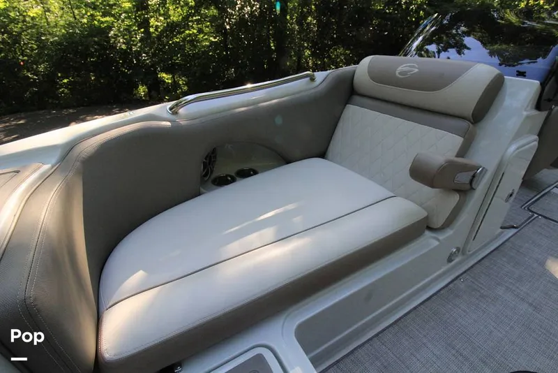 Slide: The Image of Bow Seating - 16492075