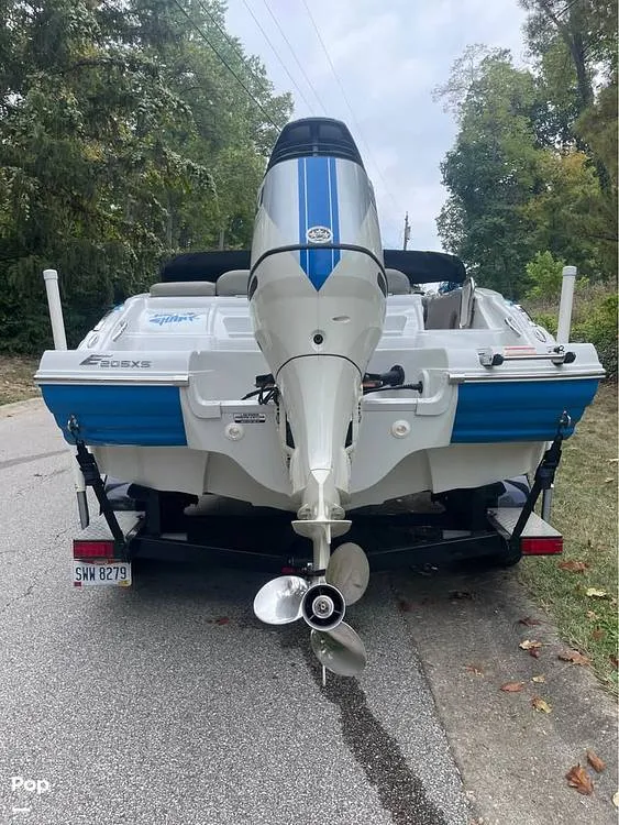 Slide: The Image of Crownline Boats e205xs 2019 - 16422154
