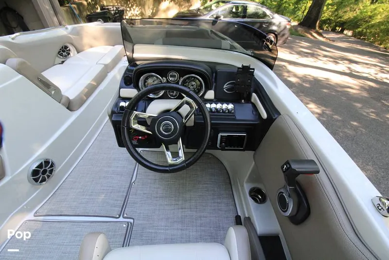Slide: The Image of Crownline Boats E205XS 2019 - 16492095