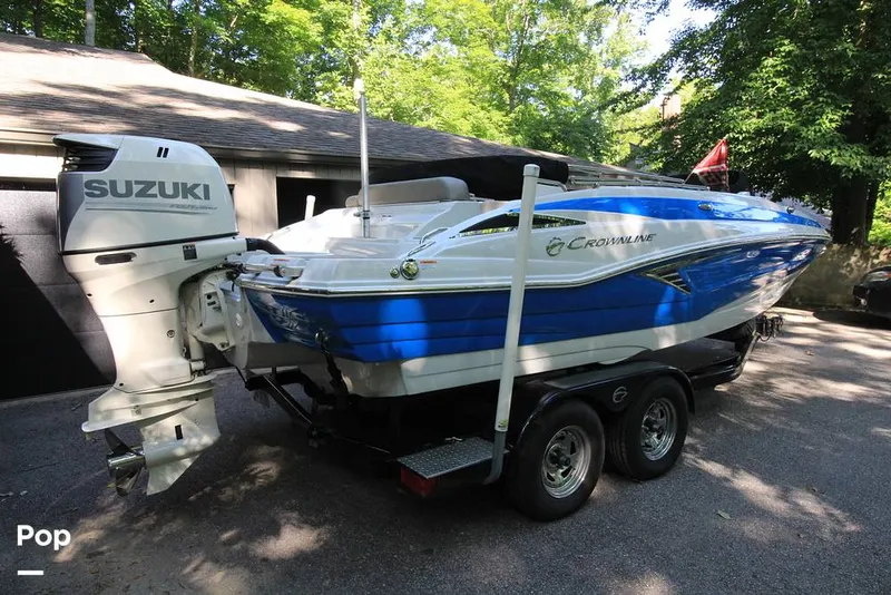 Slide: The Image of 2019 Crownline 205XS - 16492115