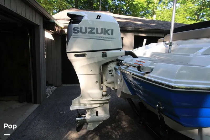 Slide: The Image of 2019 Suzuki 4-stroke 150 - 16492116