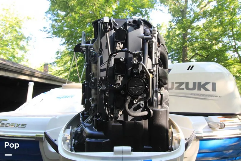Slide: The Image of 2019 Suzuki 4-stroke 150 - 16492124