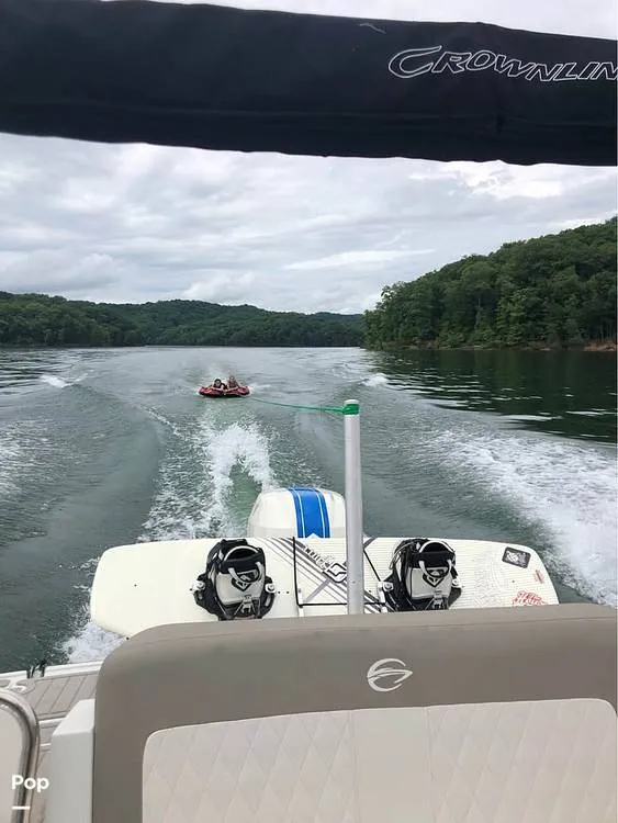 Slide: The Image of Crownline Boats e205xs 2019 - 16422158