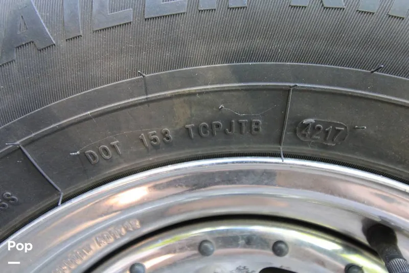 Slide: The Image of Tire Date Code - 16492139
